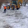 Расчистка двора от снега