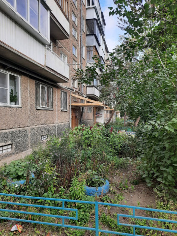 📍Установка новых подъездных козырьков по адресу Орловская 23