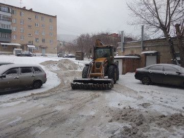 Механизированная расчистка дворов
