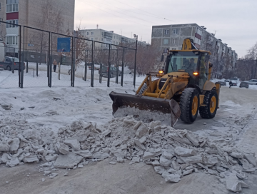 Очистка придомовой территории от снега