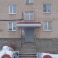 Установка новых козырьков над подъездами по адресу Победы 32