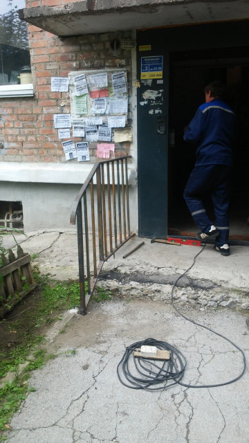 Установка перил,подъездных светильников